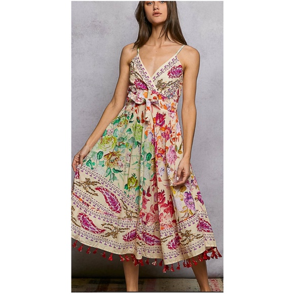 POL Floral Print V neck tassel Hem Front Tie Cami Dress - Picture 2 of 5